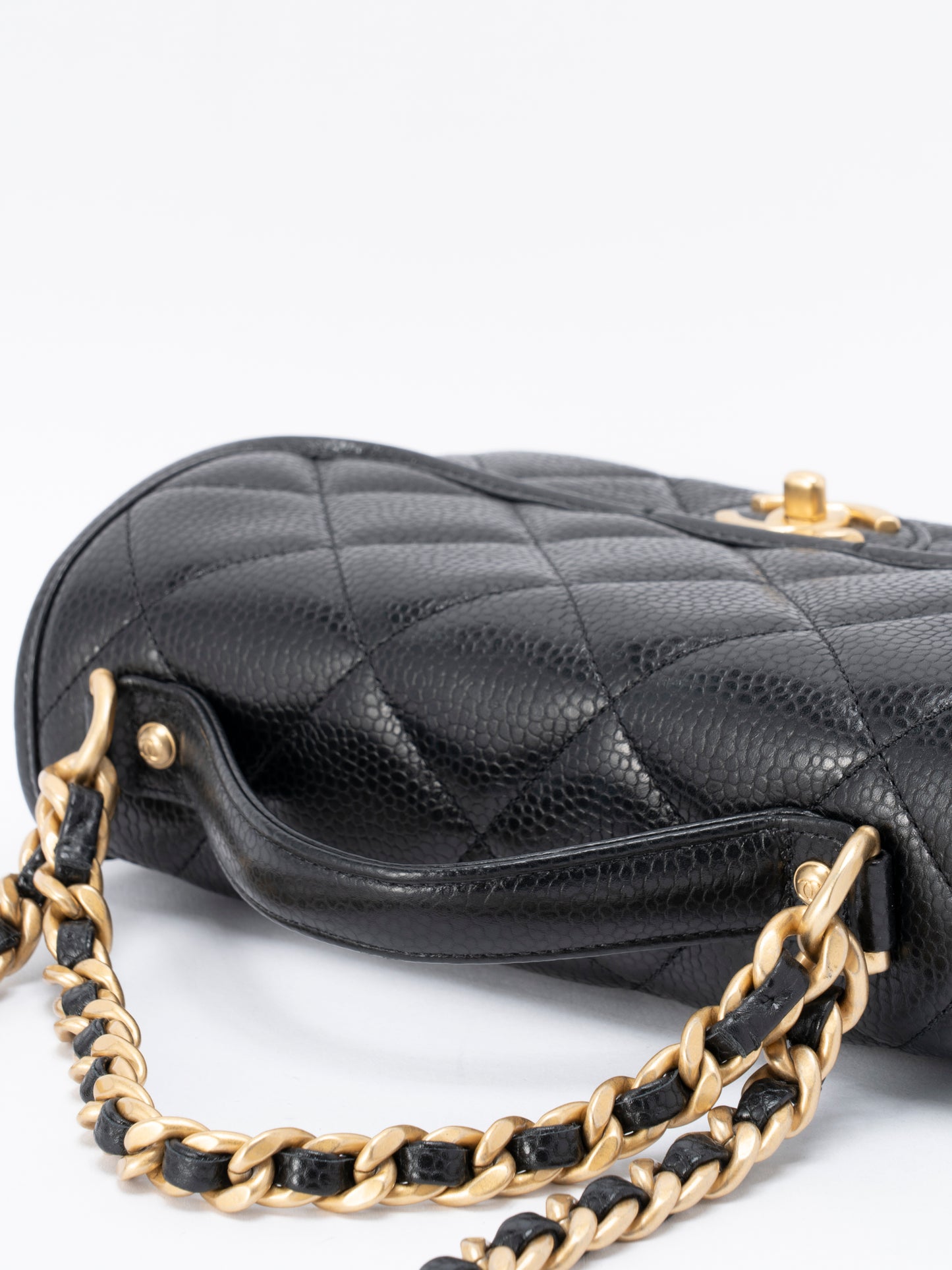 シャネル ミニフラップ トップハンドル2WAYショルダーバッグ キャビアスキン シリアルプレート ブラック ゴールド金具