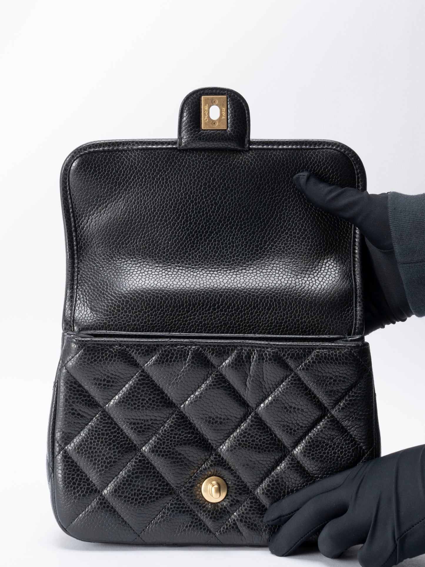 シャネル ミニフラップ トップハンドル2WAYショルダーバッグ キャビアスキン シリアルプレート ブラック ゴールド金具