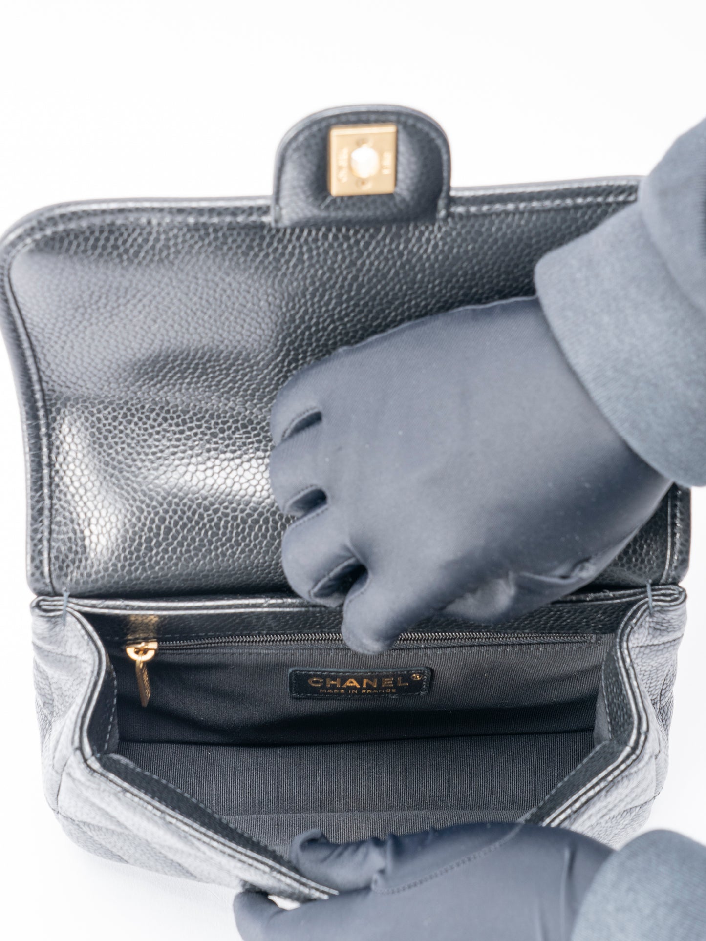 シャネル ミニフラップ トップハンドル2WAYショルダーバッグ キャビアスキン シリアルプレート ブラック ゴールド金具