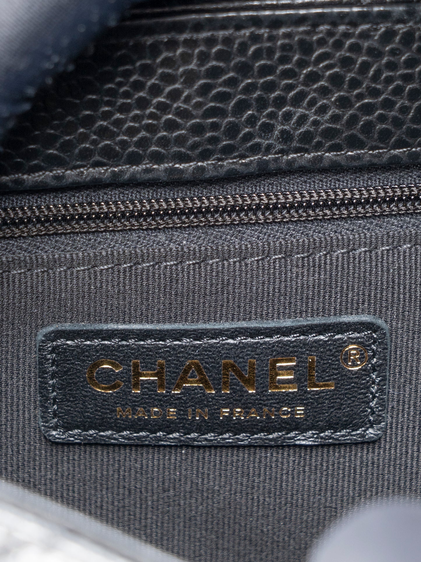 シャネル ミニフラップ トップハンドル2WAYショルダーバッグ キャビアスキン シリアルプレート ブラック ゴールド金具