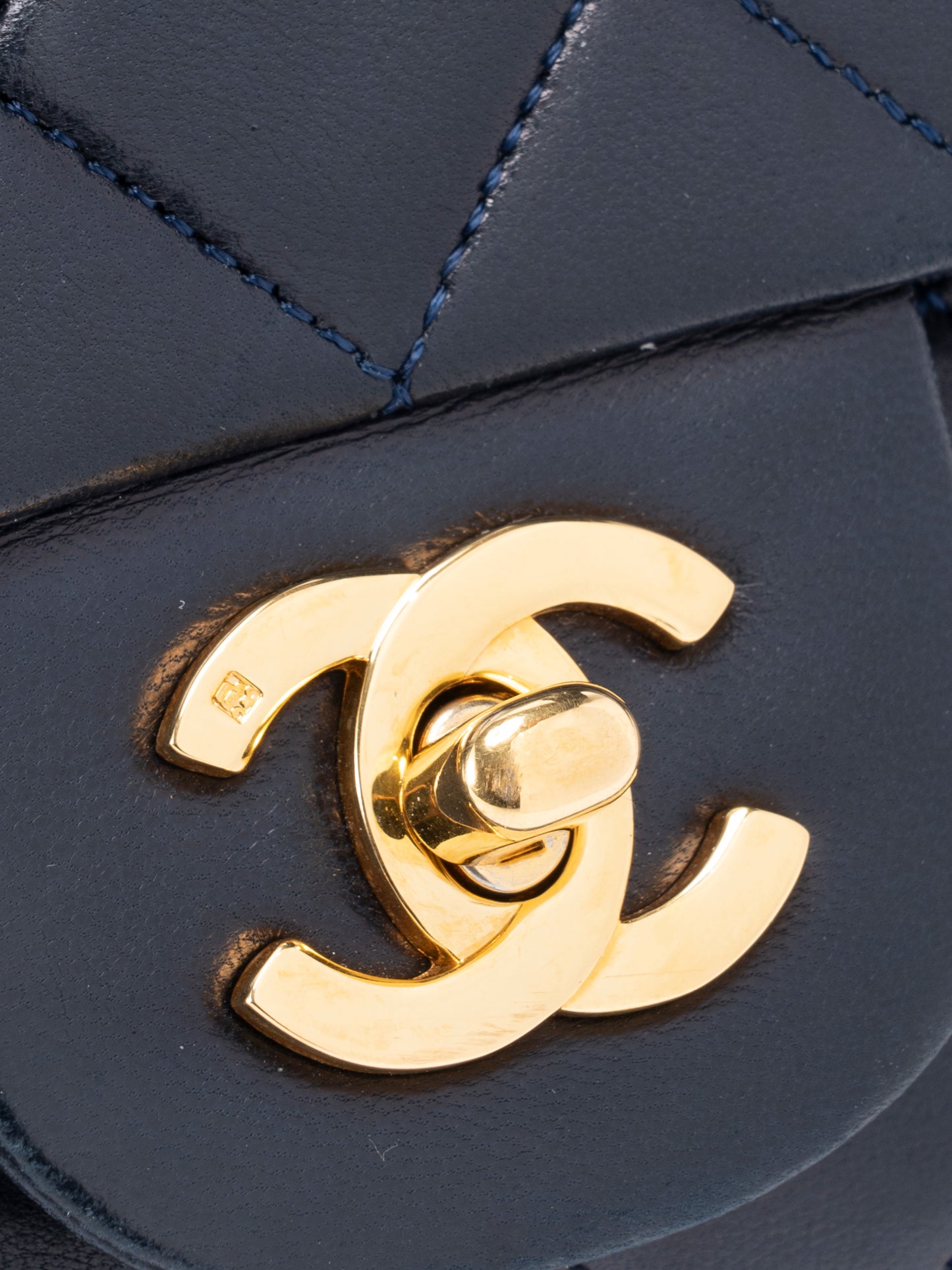 シャネル Wフラップ マトラッセ25 ショルダーチェーンバッグ ラムスキン ネイビー ゴールド金具