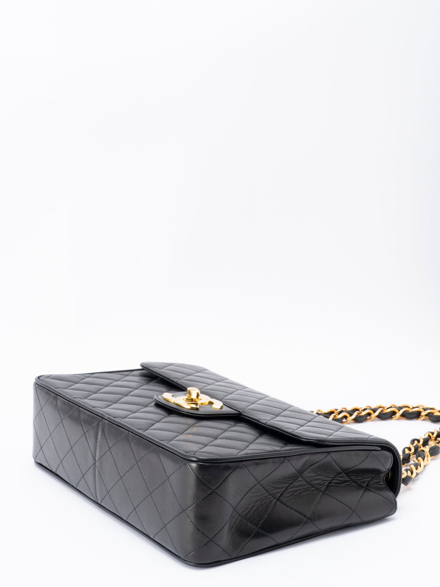 シャネル デカマトラッセ30 チェーンショルダーバッグ ラムスキン ブラック ゴールド金具