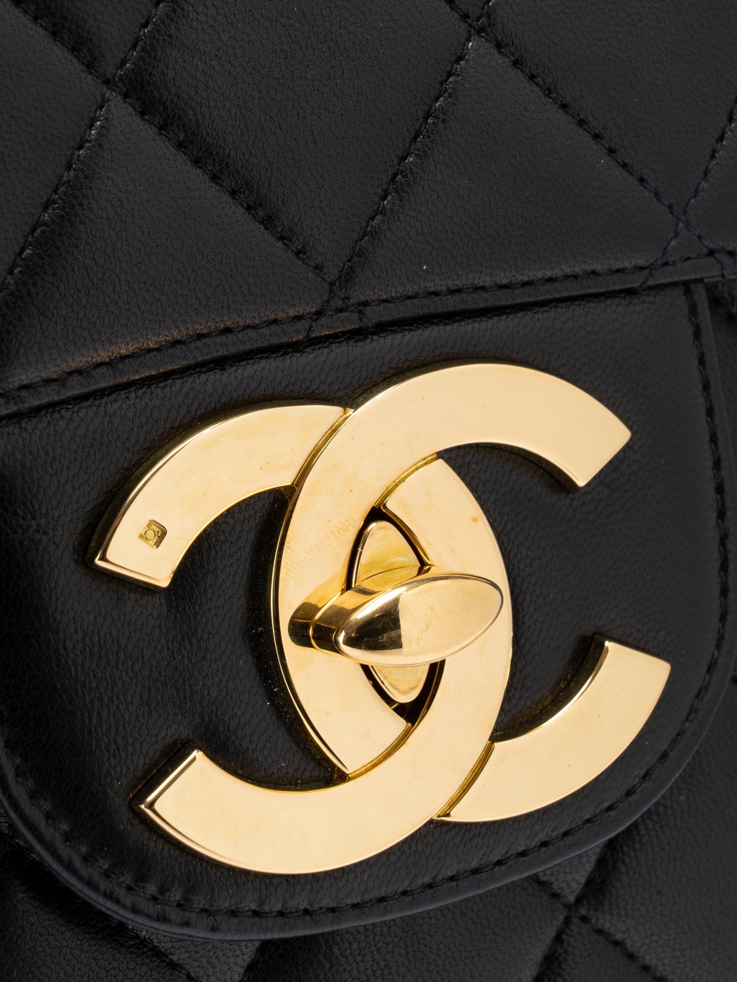 シャネル デカマトラッセ30 チェーンショルダーバッグ ラムスキン ブラック ゴールド金具