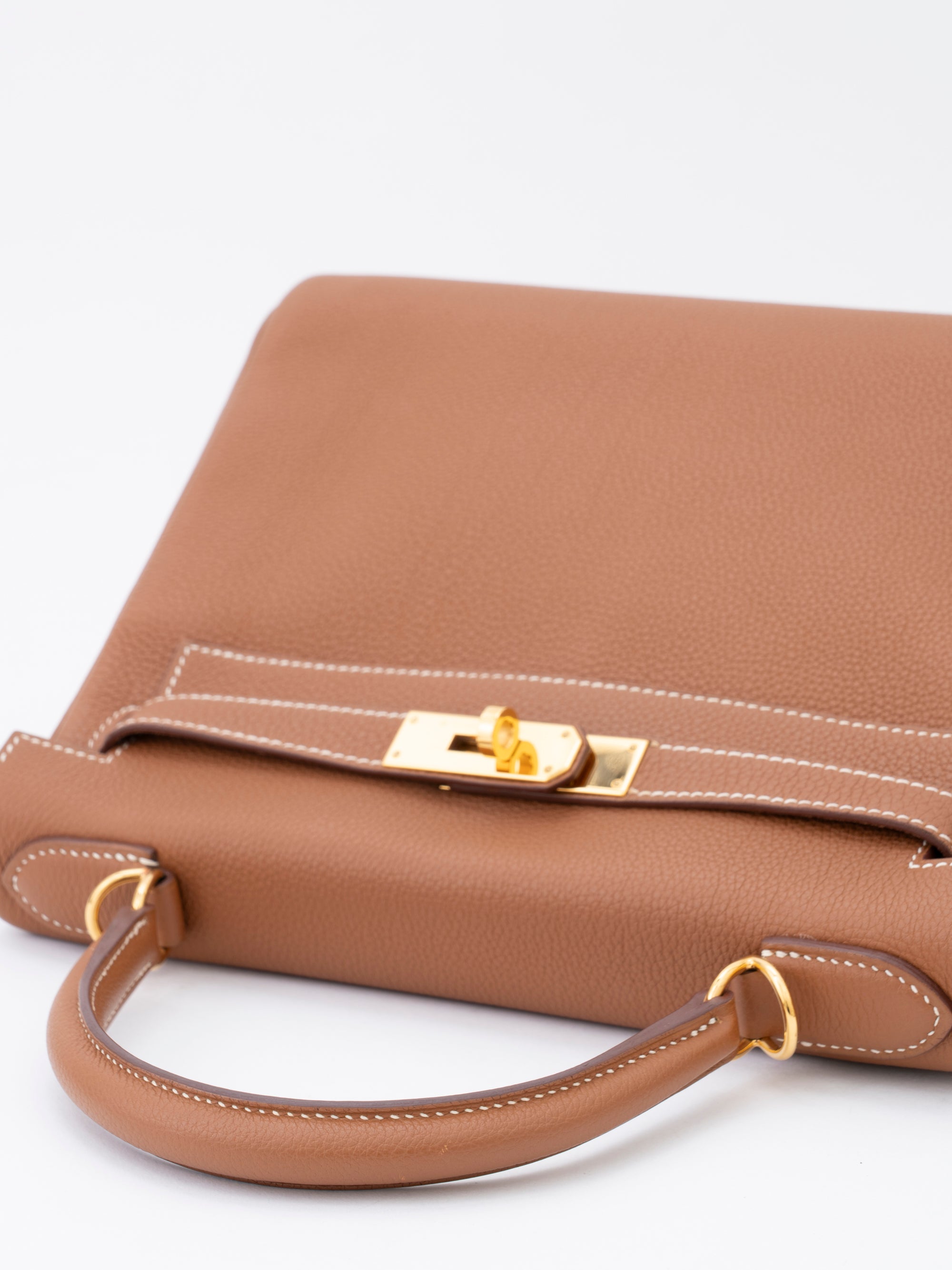 Hermès Kelly 28 Handbag, Interior Stitched, X Stamp: 2016, Togo Gold 37, Gold Hardware