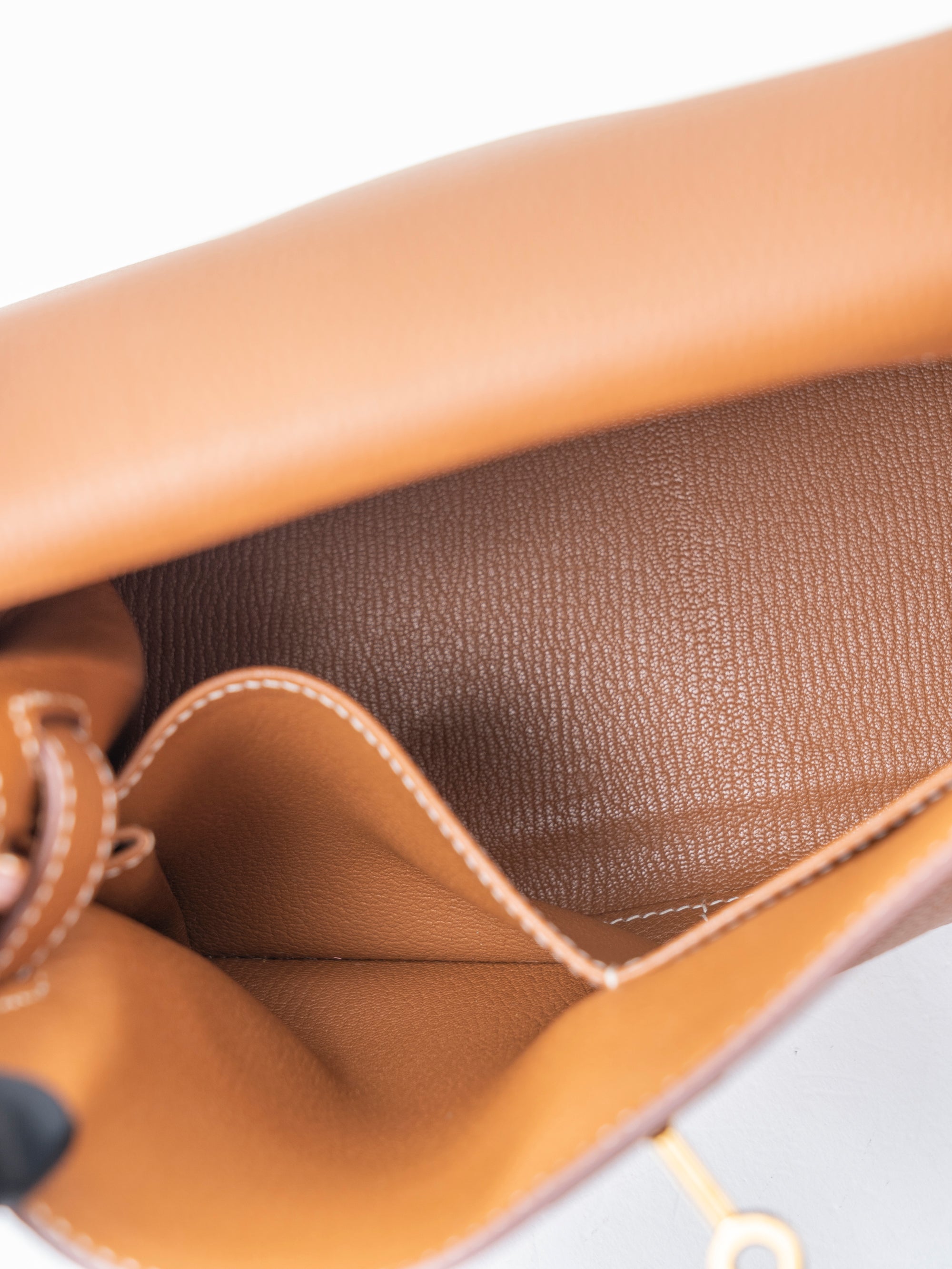 Hermès Kelly 28 Handbag, Interior Stitched, X Stamp: 2016, Togo Gold 37, Gold Hardware