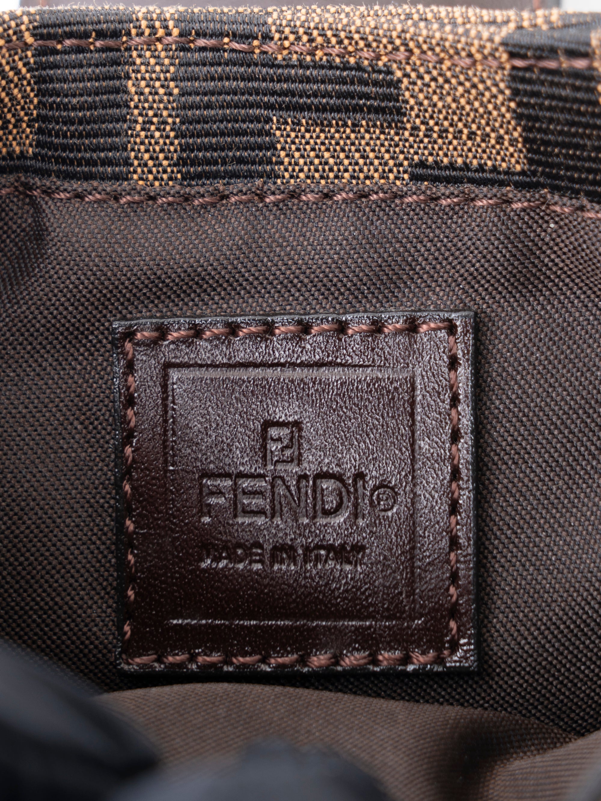 フェンディ ズッカ ミニクロワッサン ポーチ キャンバス ブラウン シルバー金具