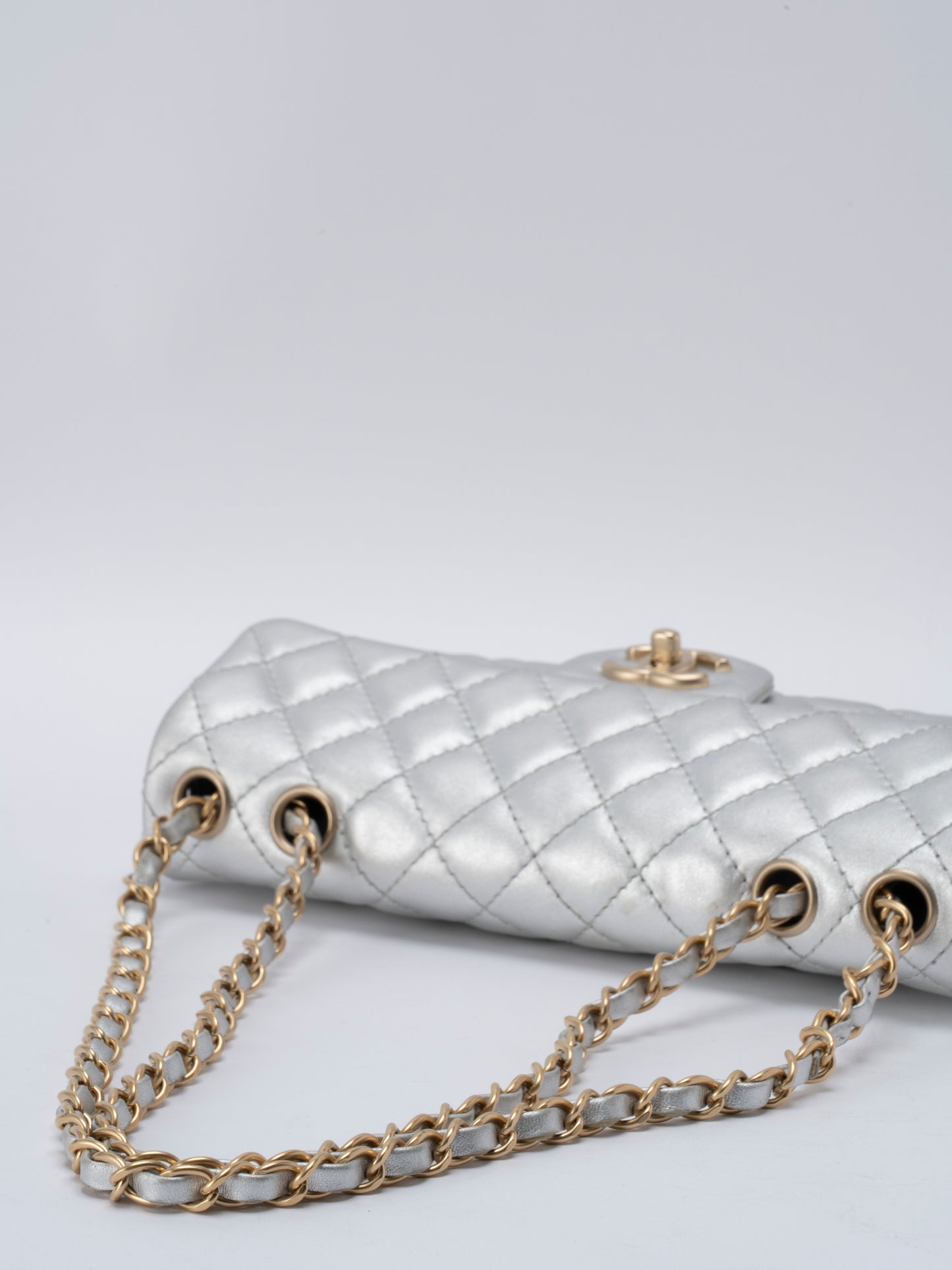シャネル イーストウエスト Wチェーンショルダーバッグ ラムスキン シルバー ゴールド金具