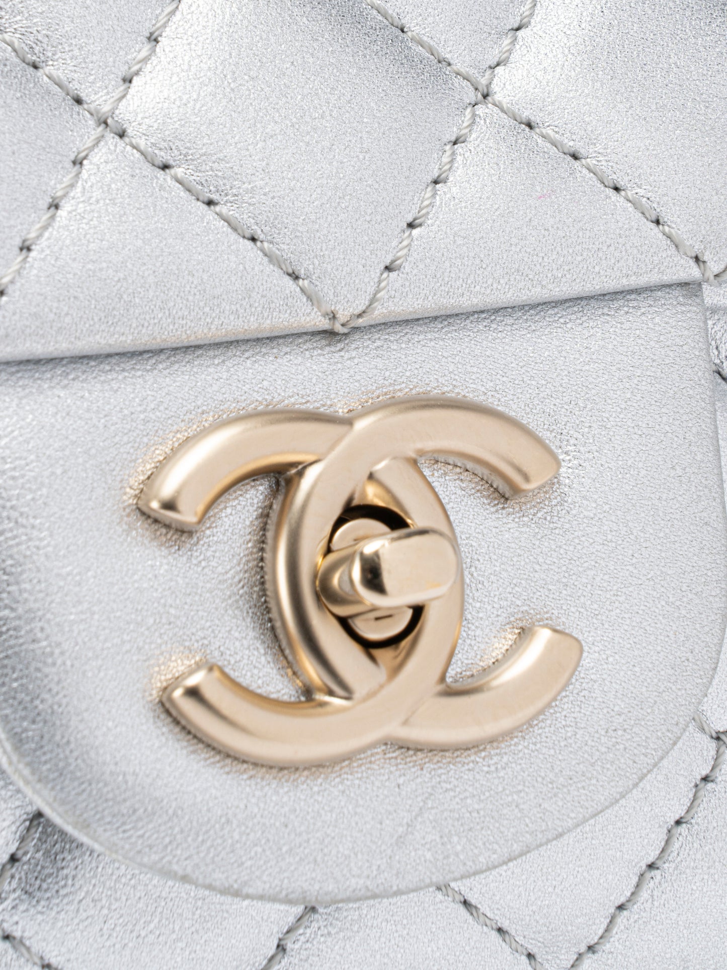 シャネル イーストウエスト Wチェーンショルダーバッグ ラムスキン シルバー ゴールド金具