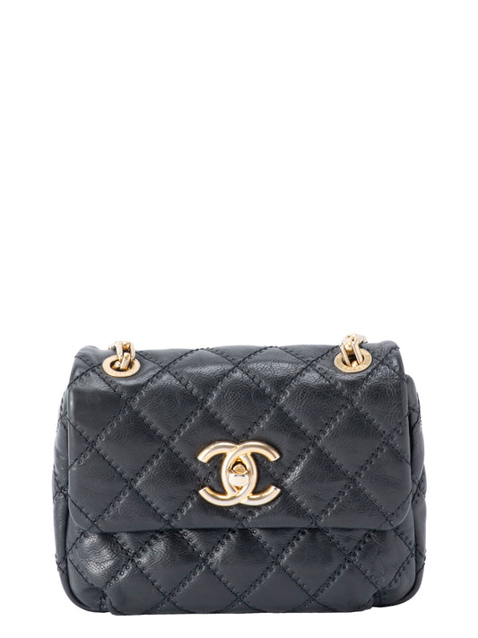 シャネル マトラッセ フラップ チェーンショルダーバッグ カーフスキン ブラック ゴールド金具