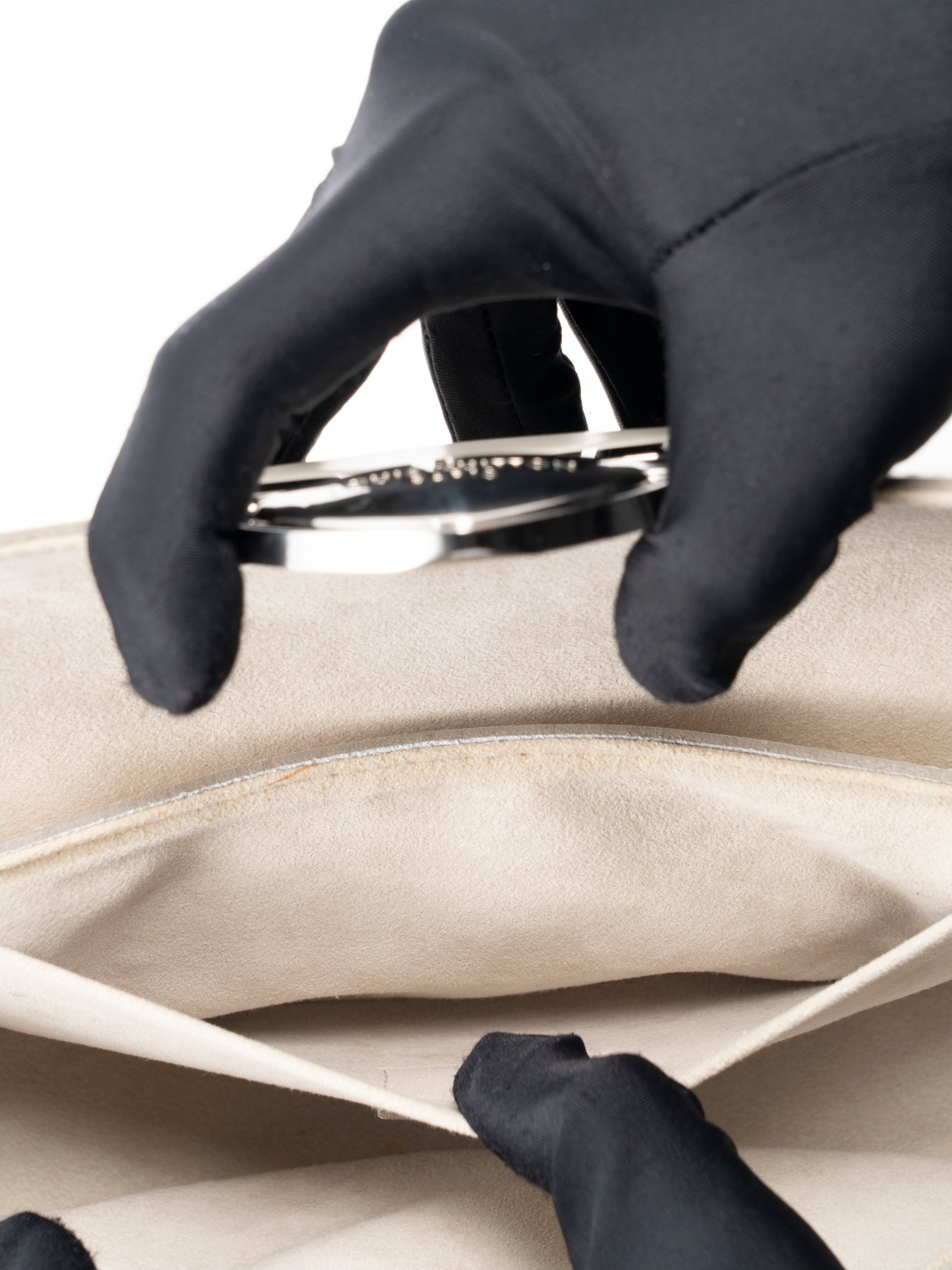 ルイ・ヴィトン M5929J ポシェットモンテーニュ ショルダーバッグ エピ ホワイト シルバー金具