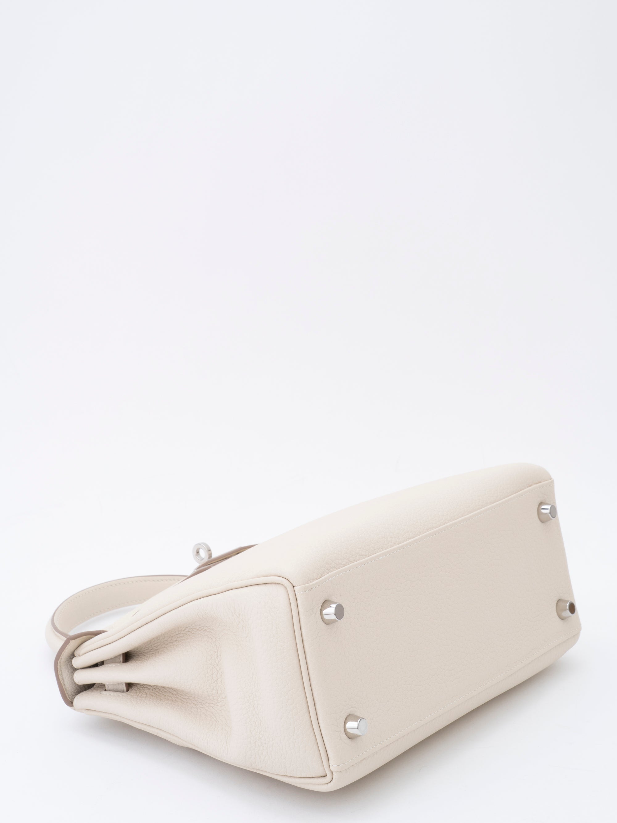 Hermès Kelly 25 Retourne Handbag, W stamp: 2024, Togo leather, Craie, Silver hardware