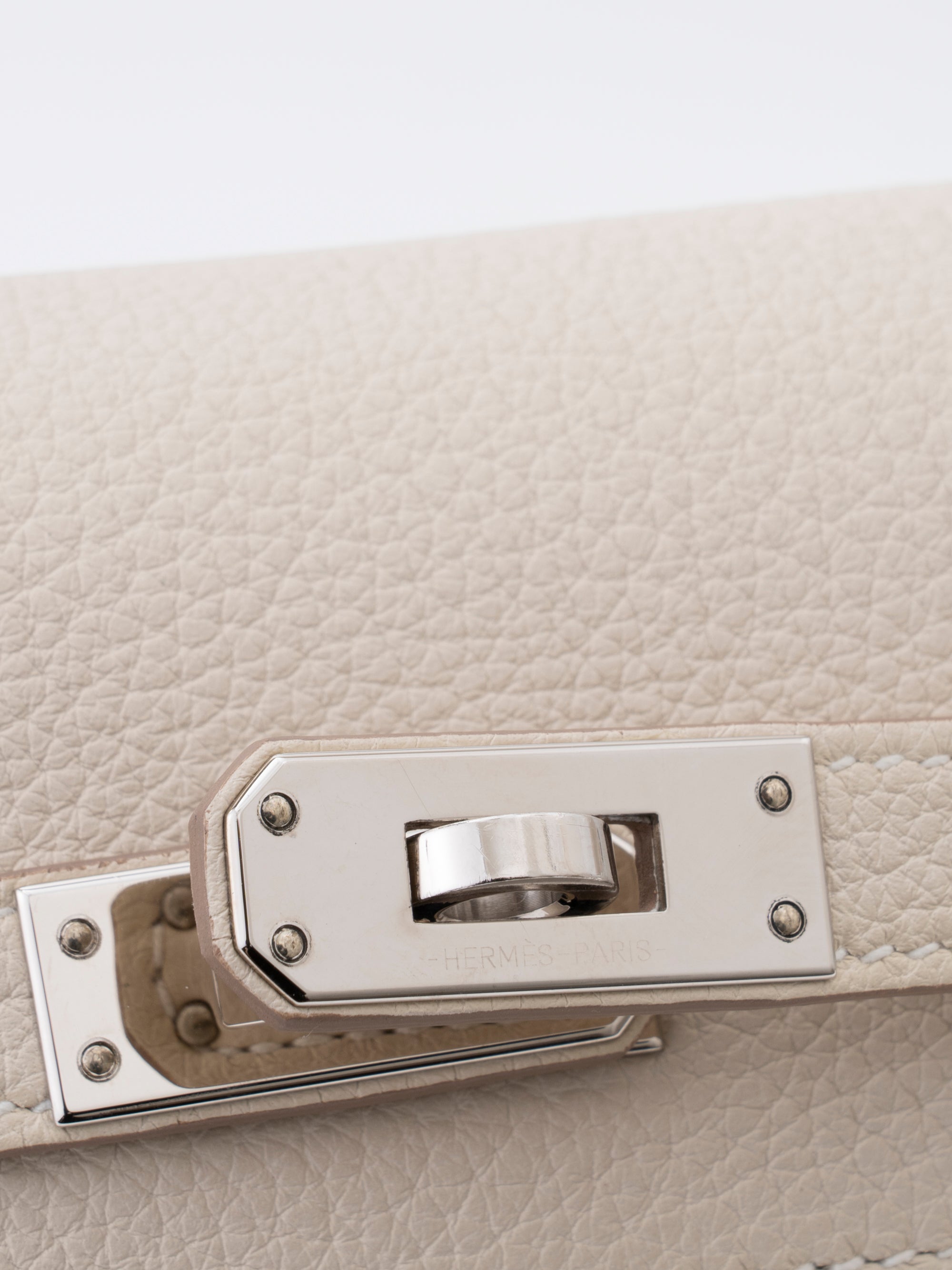 Hermès Kelly 25 Retourne Handbag, W stamp: 2024, Togo leather, Craie, Silver hardware