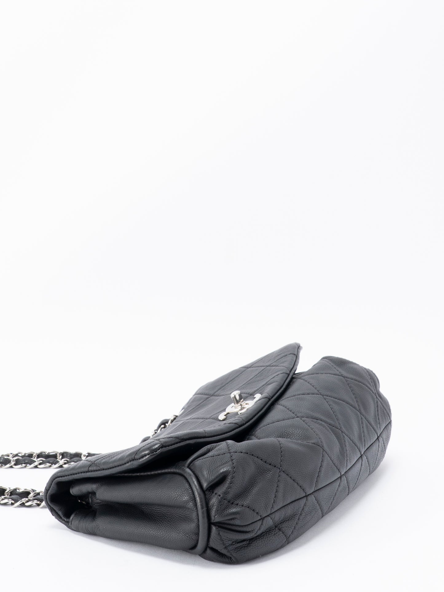 シャネル マトラッセ Wチェーンショルダーバッグ キャビアスキン ブラック シルバー金具