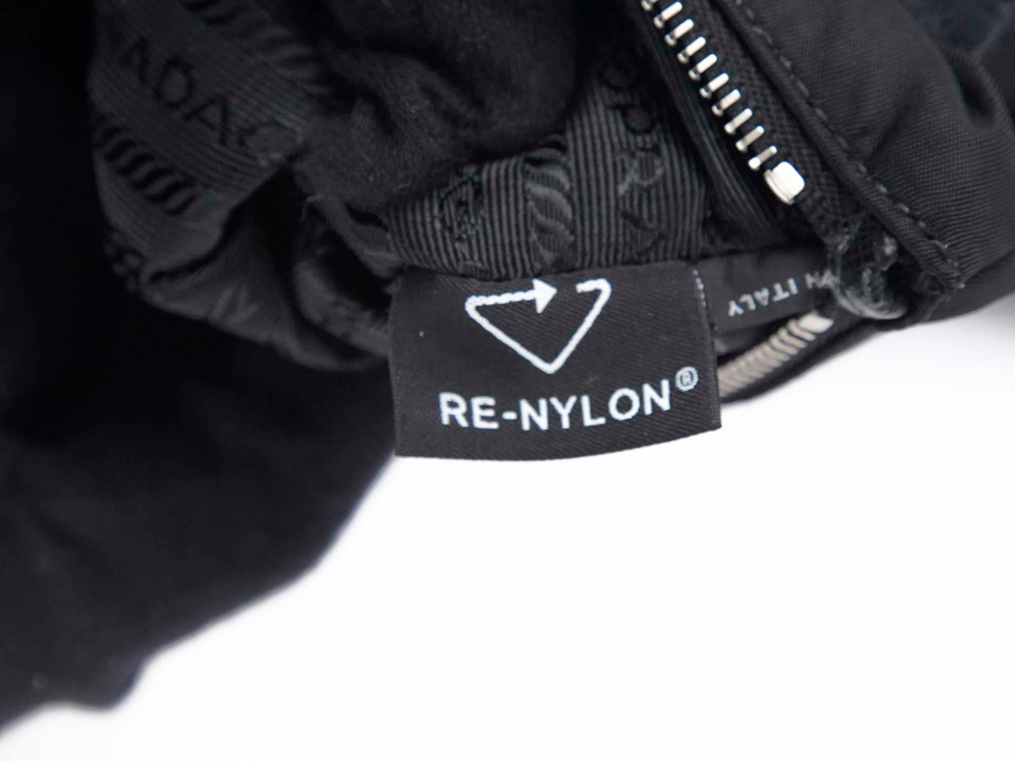 プラダ Re-Nylon バックパック リュック ナイロン ブラック