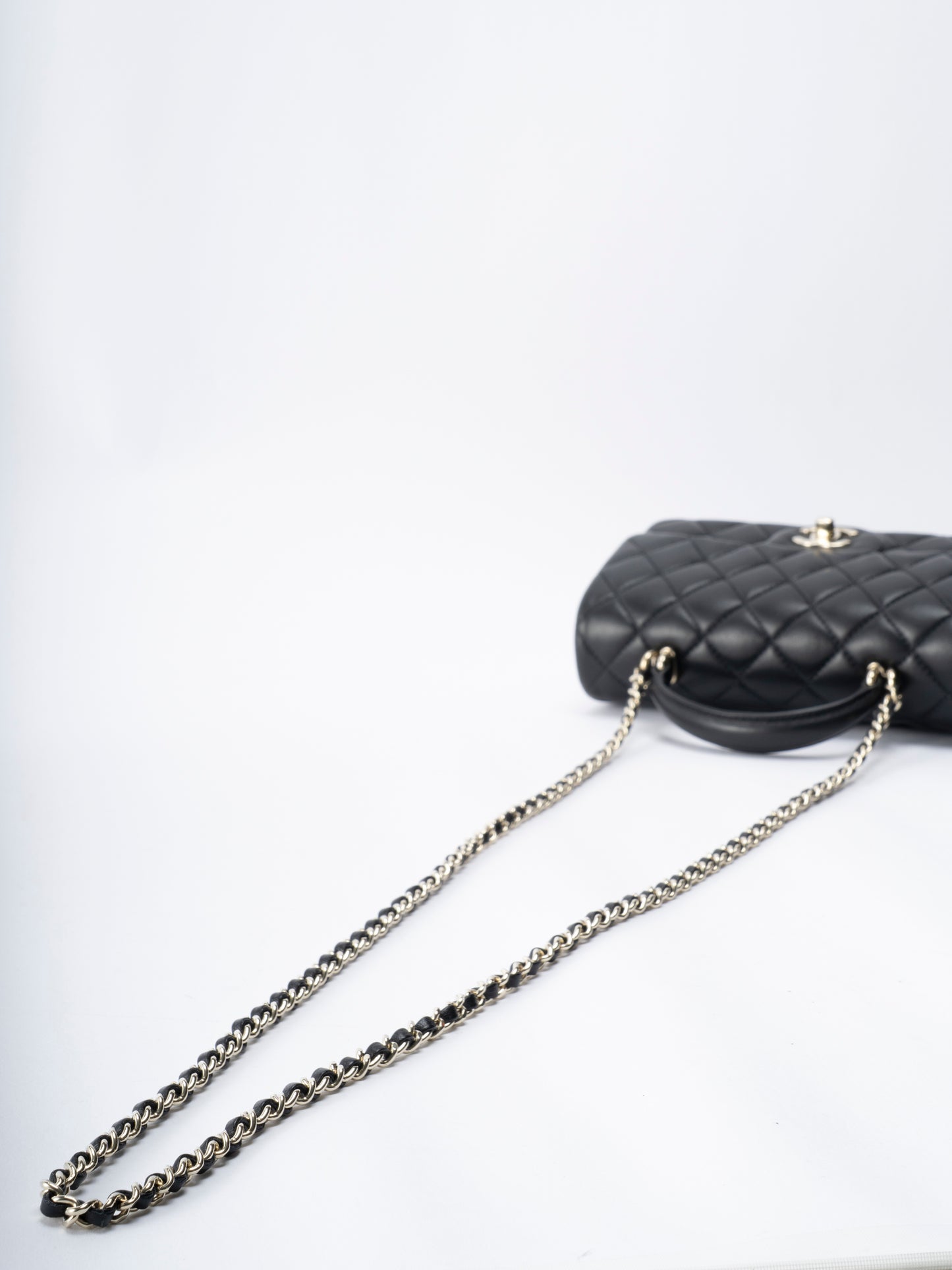 シャネル トップハンドル ミニフラップ シリアルプレート 2WAYショルダーバッグ ラムスキン ブラック ゴールド金具