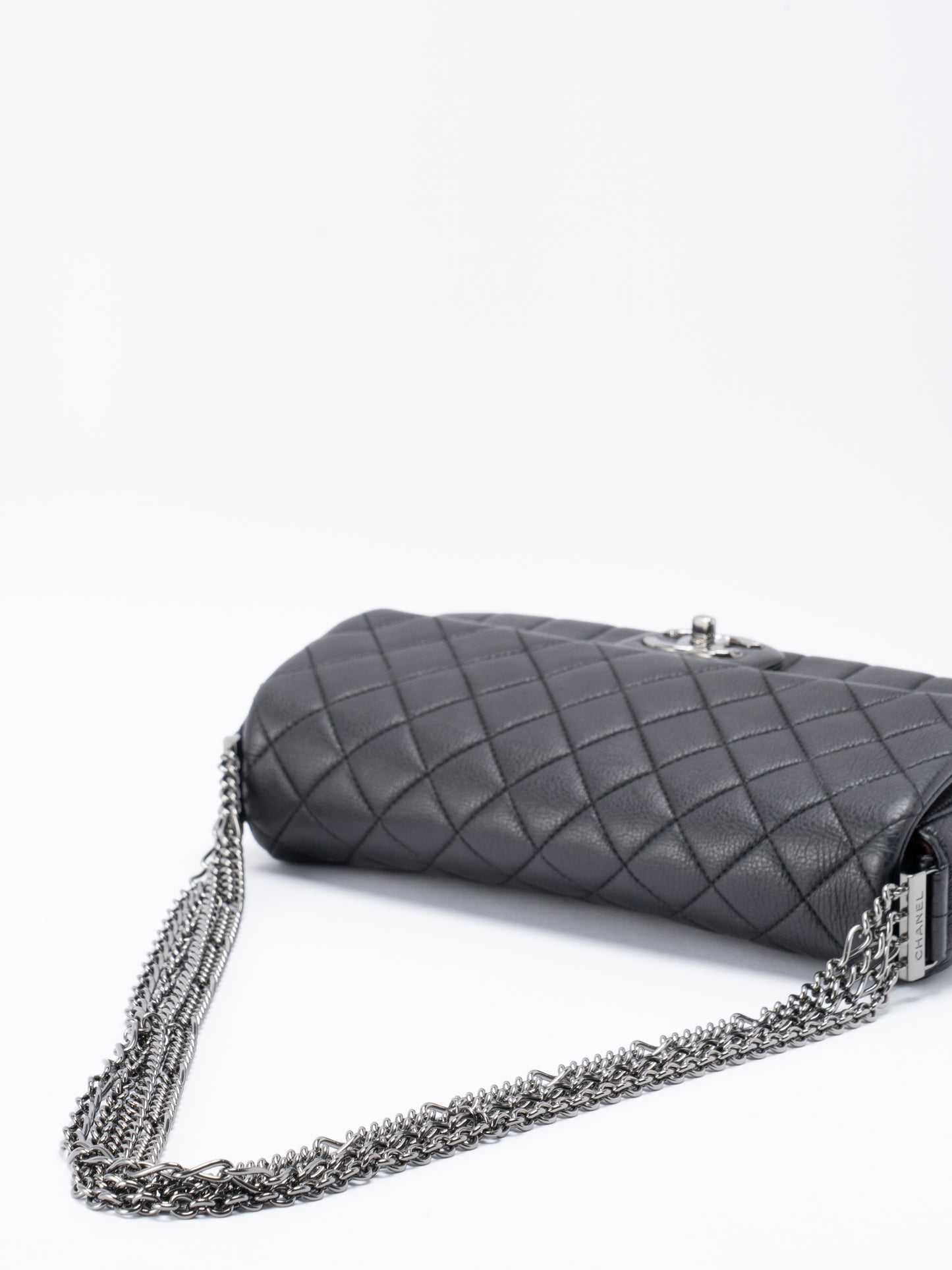 シャネル マトラッセ マドモアゼル 4連チェーンショルダーバッグ カーフスキン ブラック シルバー金具