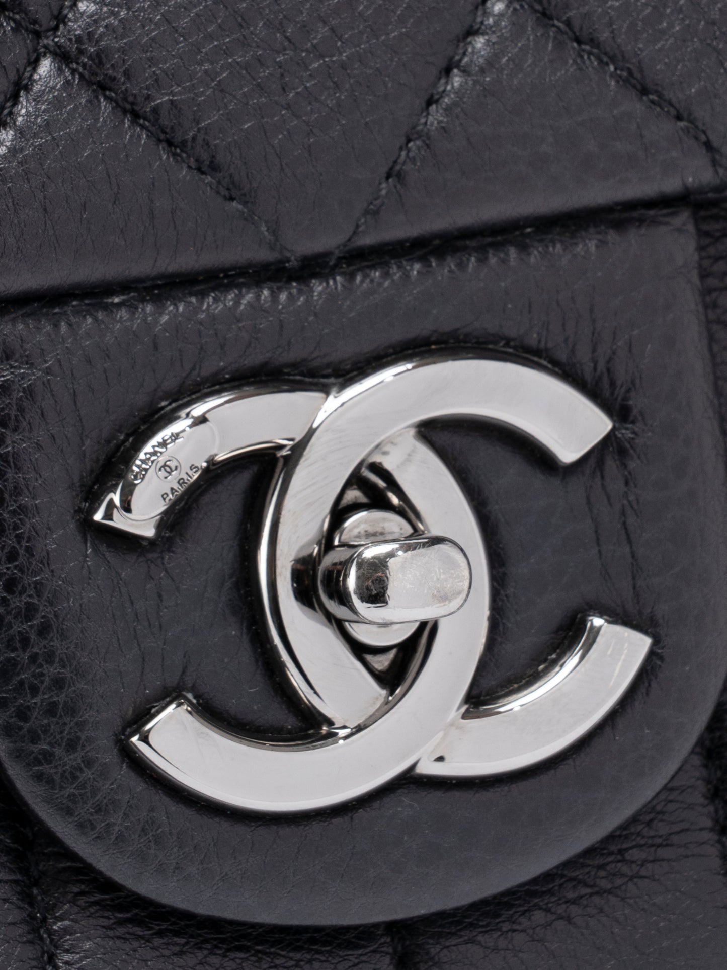 シャネル マトラッセ マドモアゼル 4連チェーンショルダーバッグ カーフスキン ブラック シルバー金具