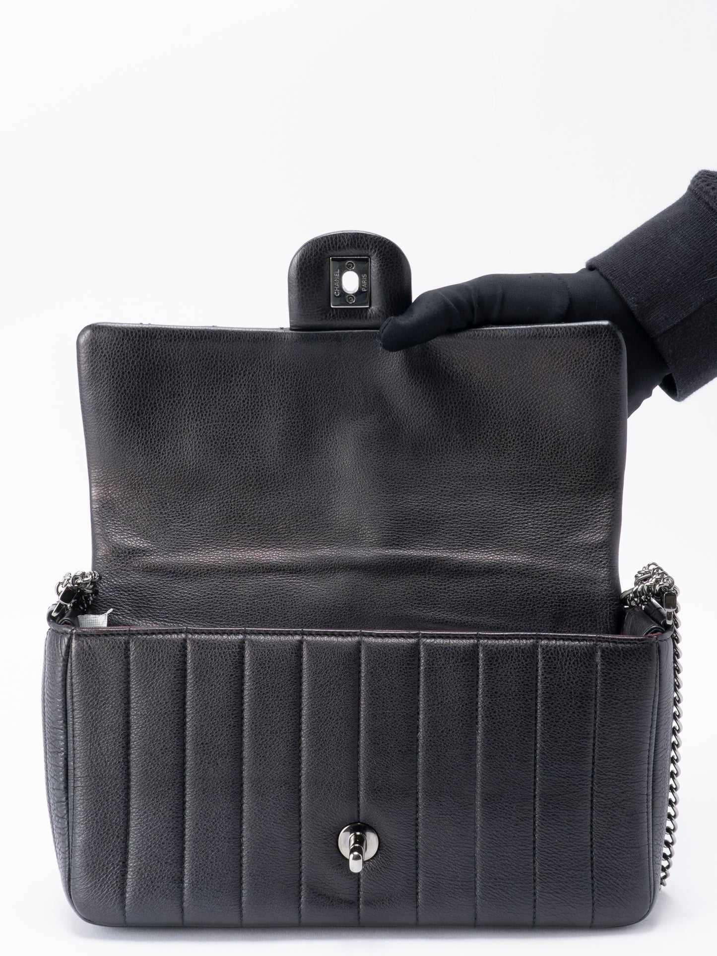 シャネル マトラッセ マドモアゼル 4連チェーンショルダーバッグ カーフスキン ブラック シルバー金具