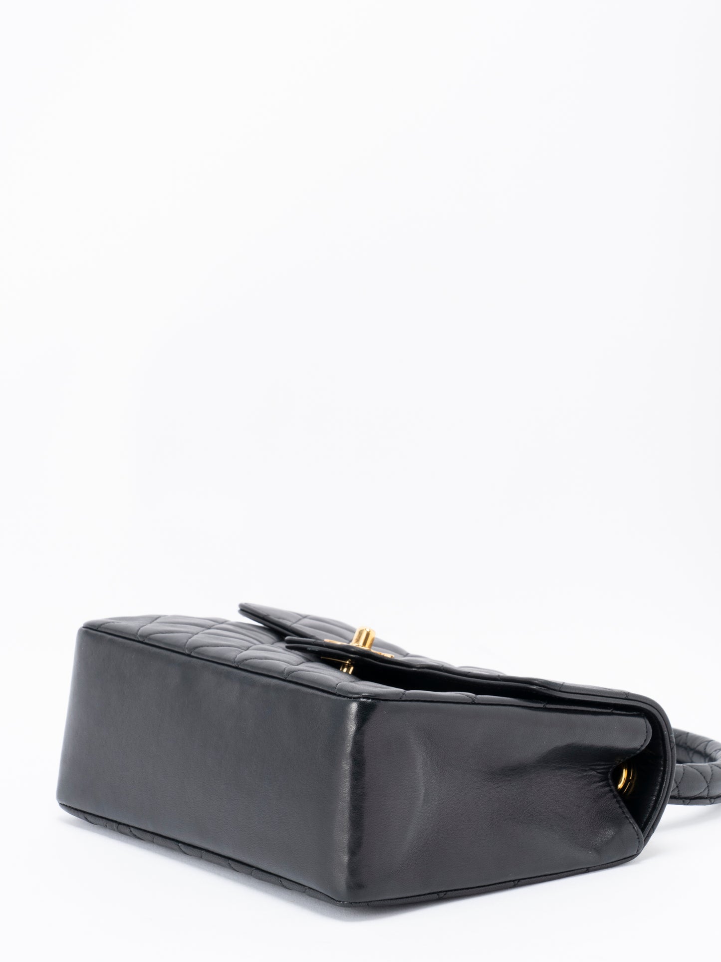 シャネル マトラッセ ハンドバッグ ラムスキン ブラック ゴールド金具