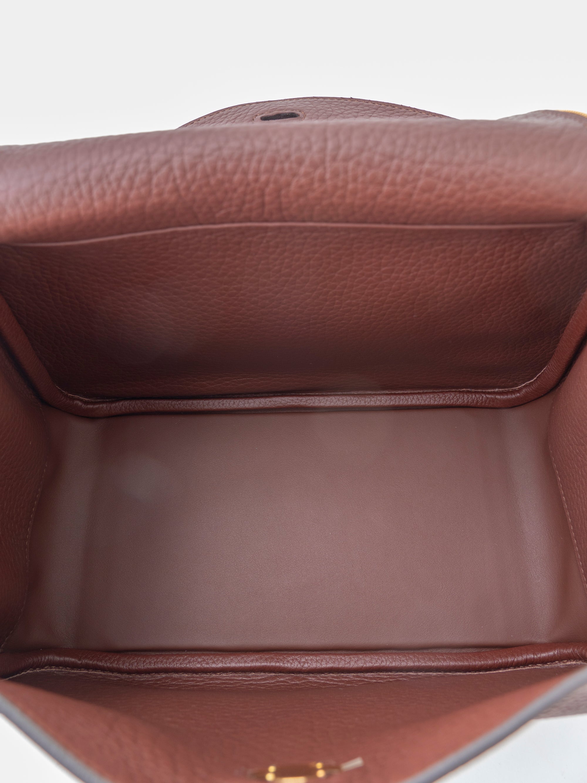 Hermès Lindy 26 Shoulder Bag K Stamp: 2025 Taurillon Teule 4D Gold Hardware Brand New