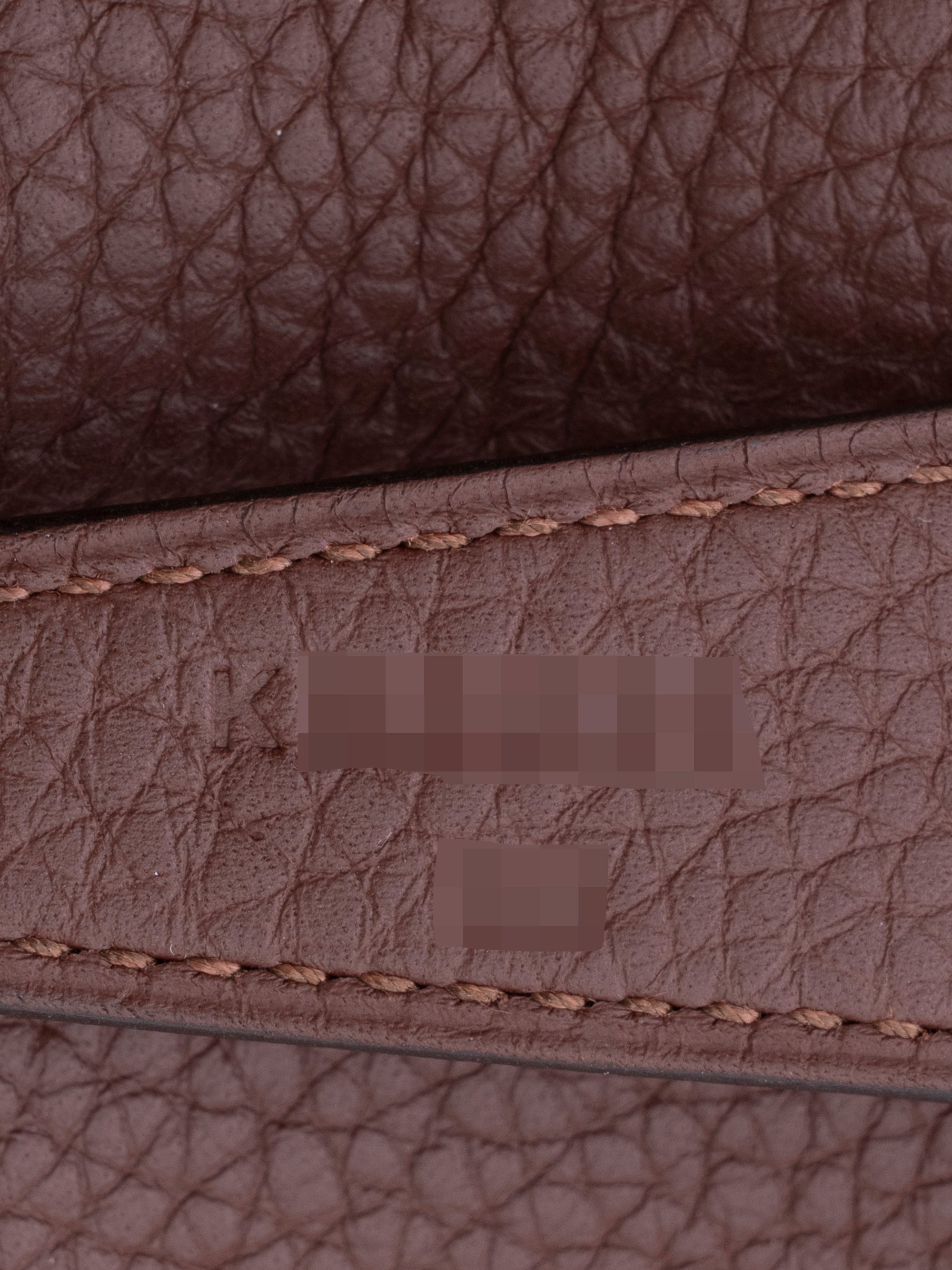 Hermès Lindy 26 Shoulder Bag K Stamp: 2025 Taurillon Teule 4D Gold Hardware Brand New