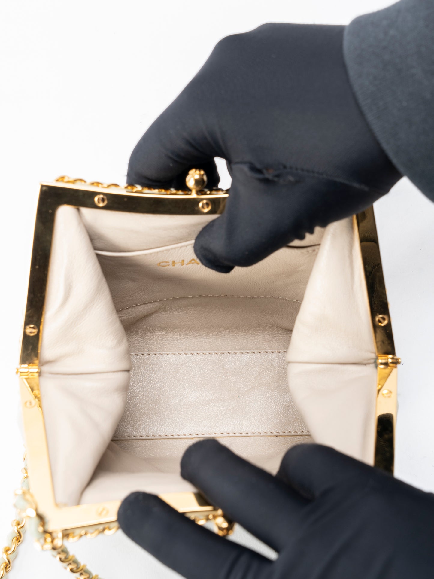 シャネル マトラッセ がま口 チェーンショルダーバッグ スエード ライトグリーン ゴールド金具