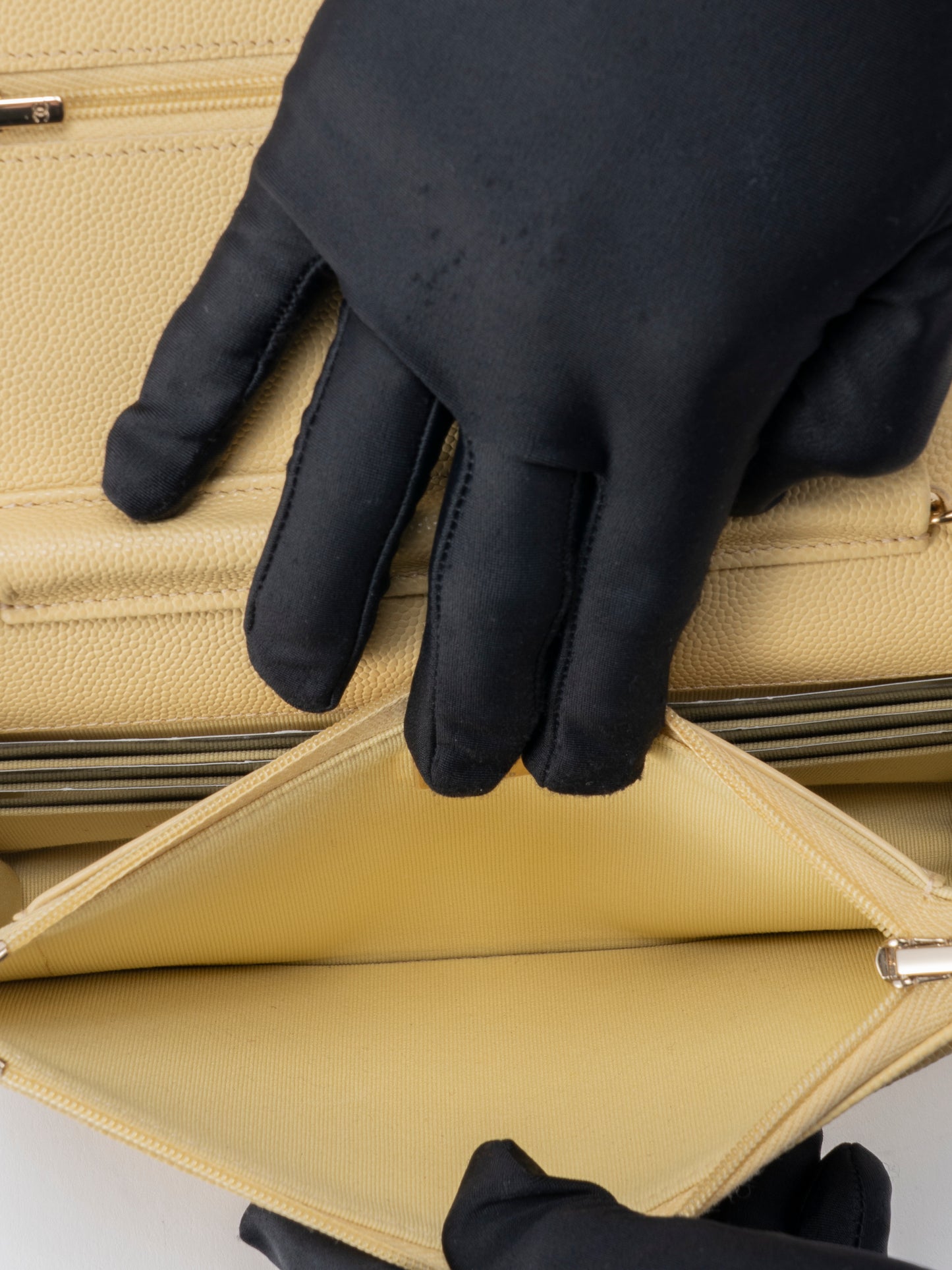 シャネル チェーンウォレット ターンロック シリアルプレート チェーンショルダーバッグ キャビアスキン イエロー ゴールド金具