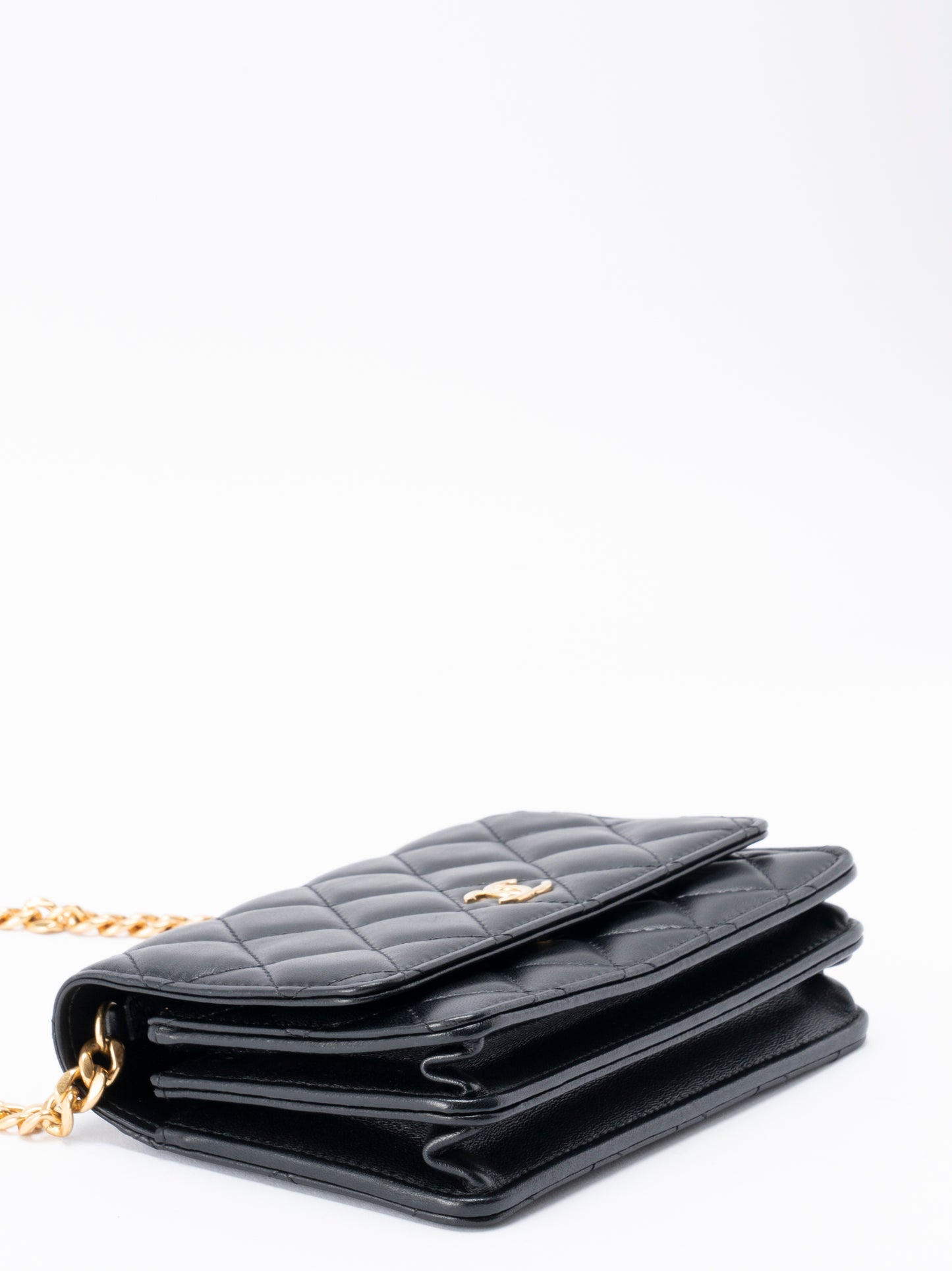 シャネル マトラッセ クラッチ チェーンウォレット ランダムシリアル ラムスキン パール ブラック ゴールド金具