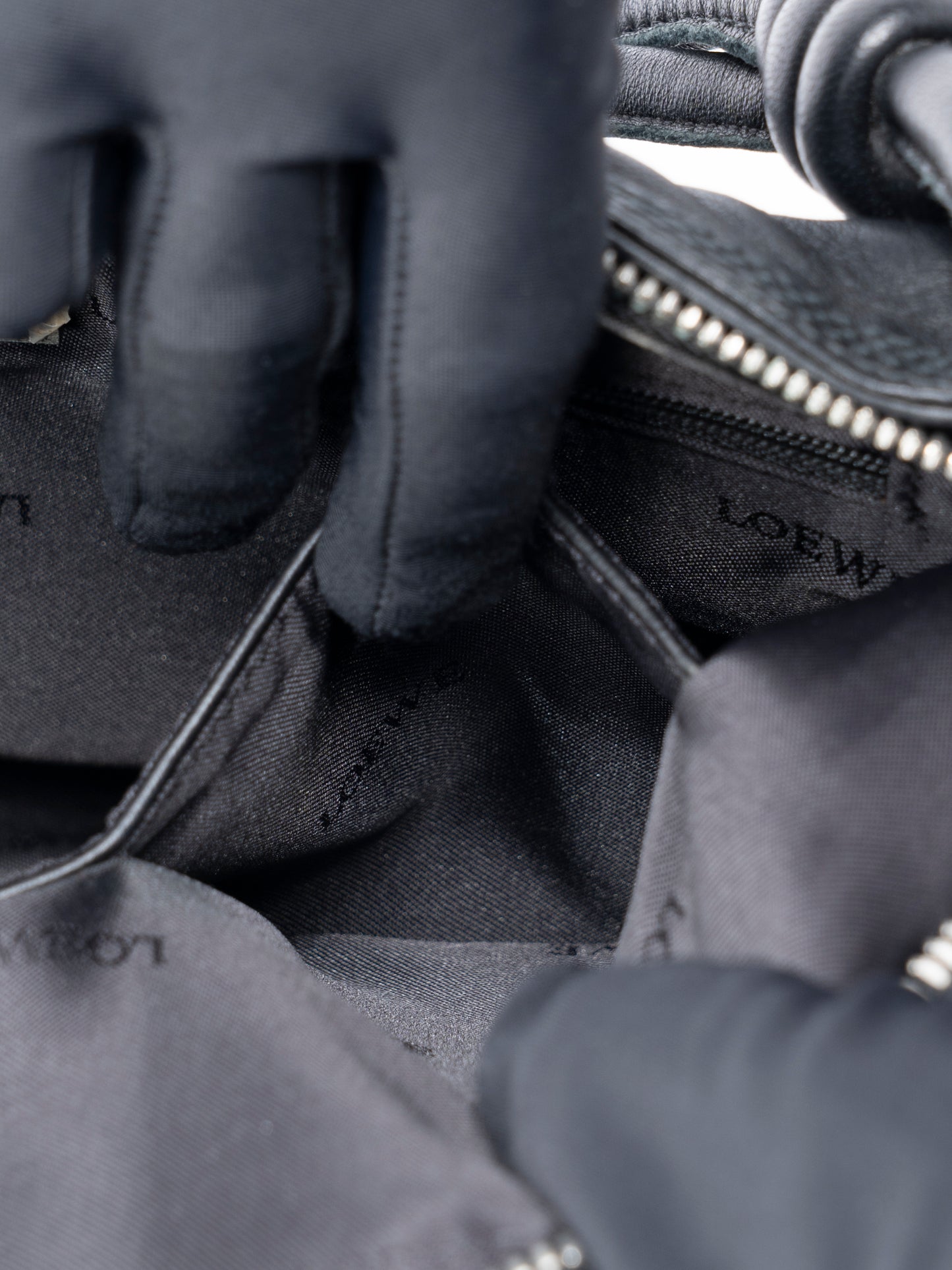 ロエベ アナグラム ハンドバッグ レザー ブラック シルバー金具