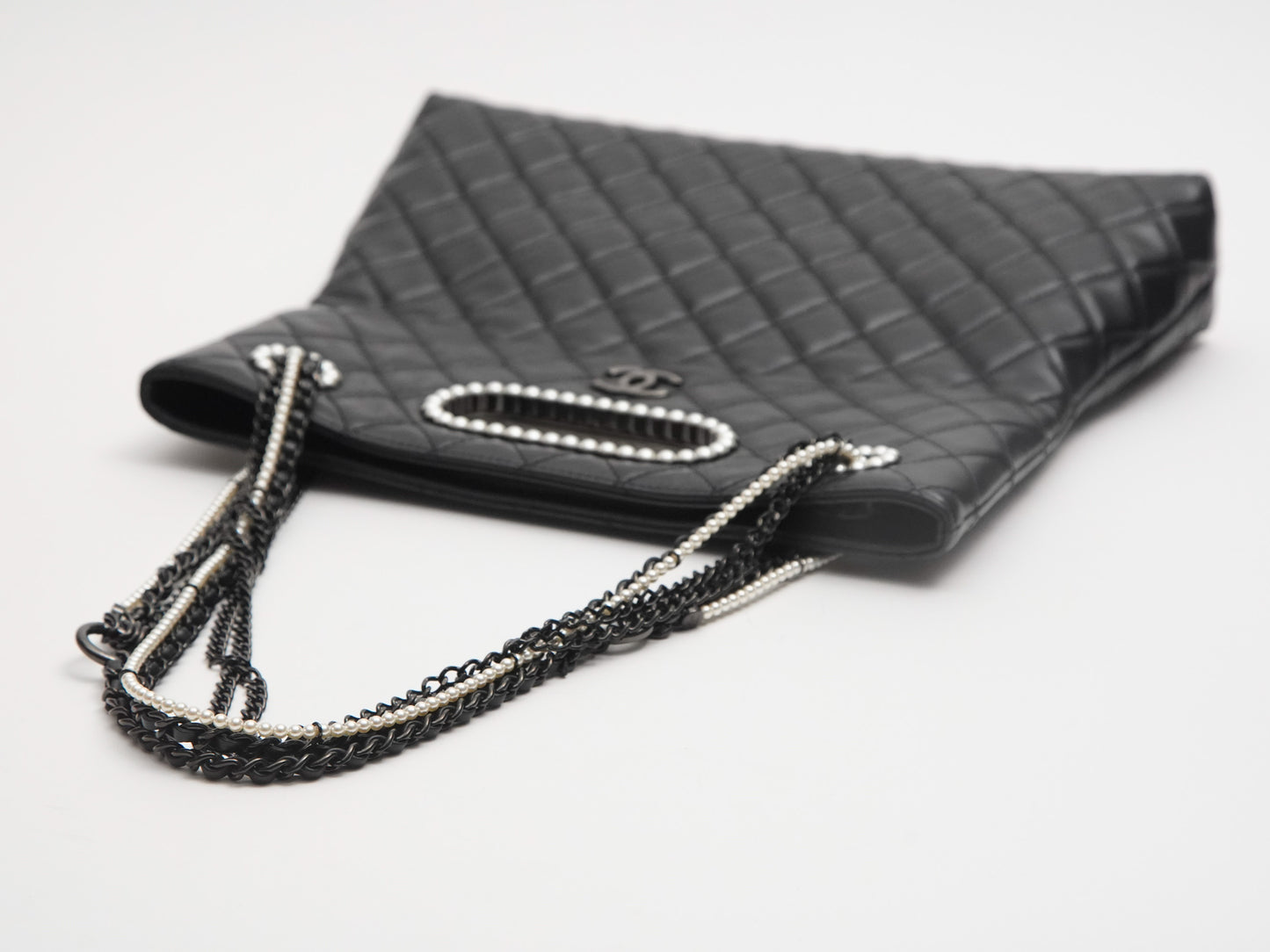 Chanel Chanel 31 Line Matelasse Pearl Shoulder Bag Lambskin Black