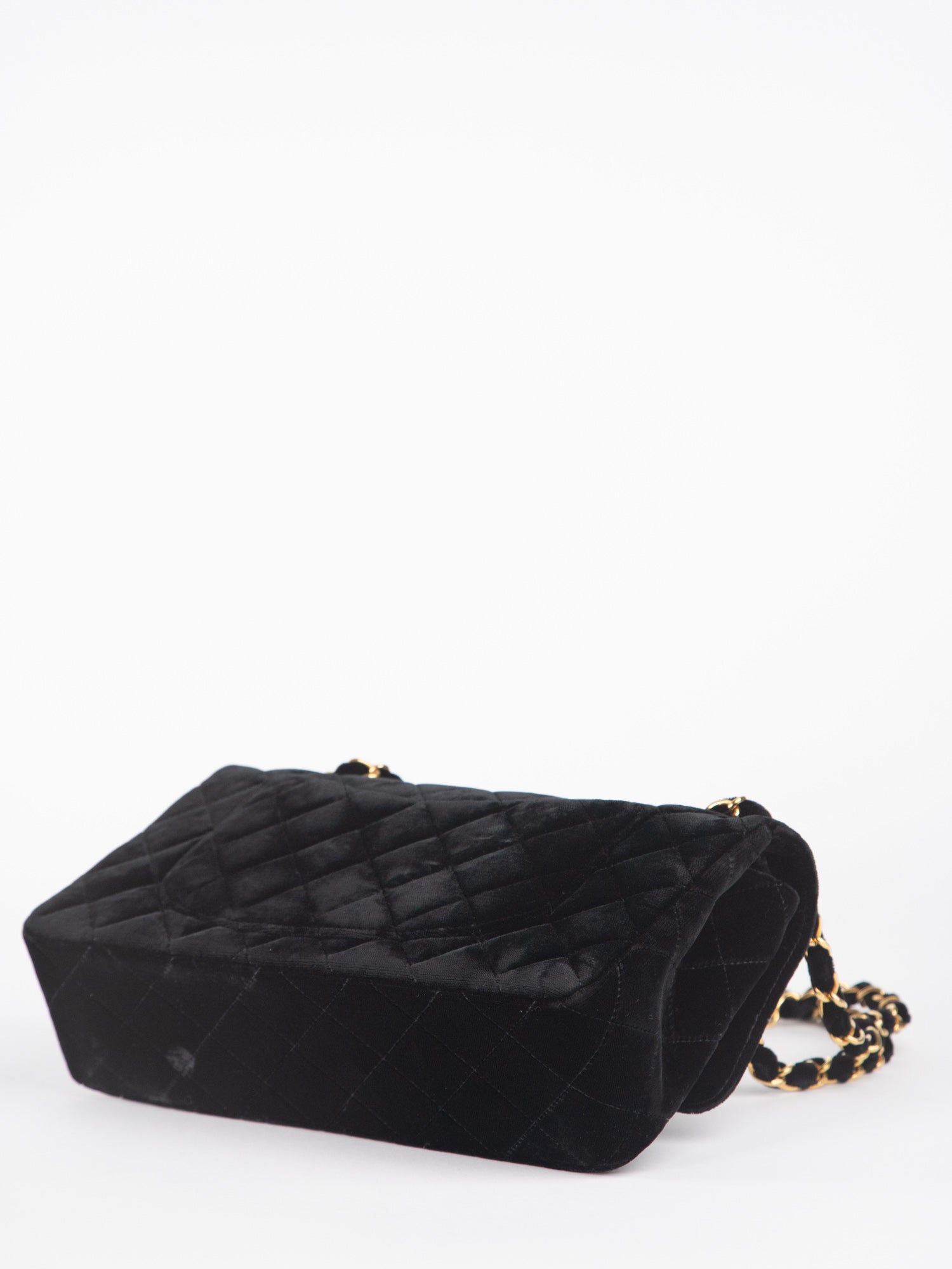 Classic black Chanel purse  Chanel handbags, Bags, Black chanel purse