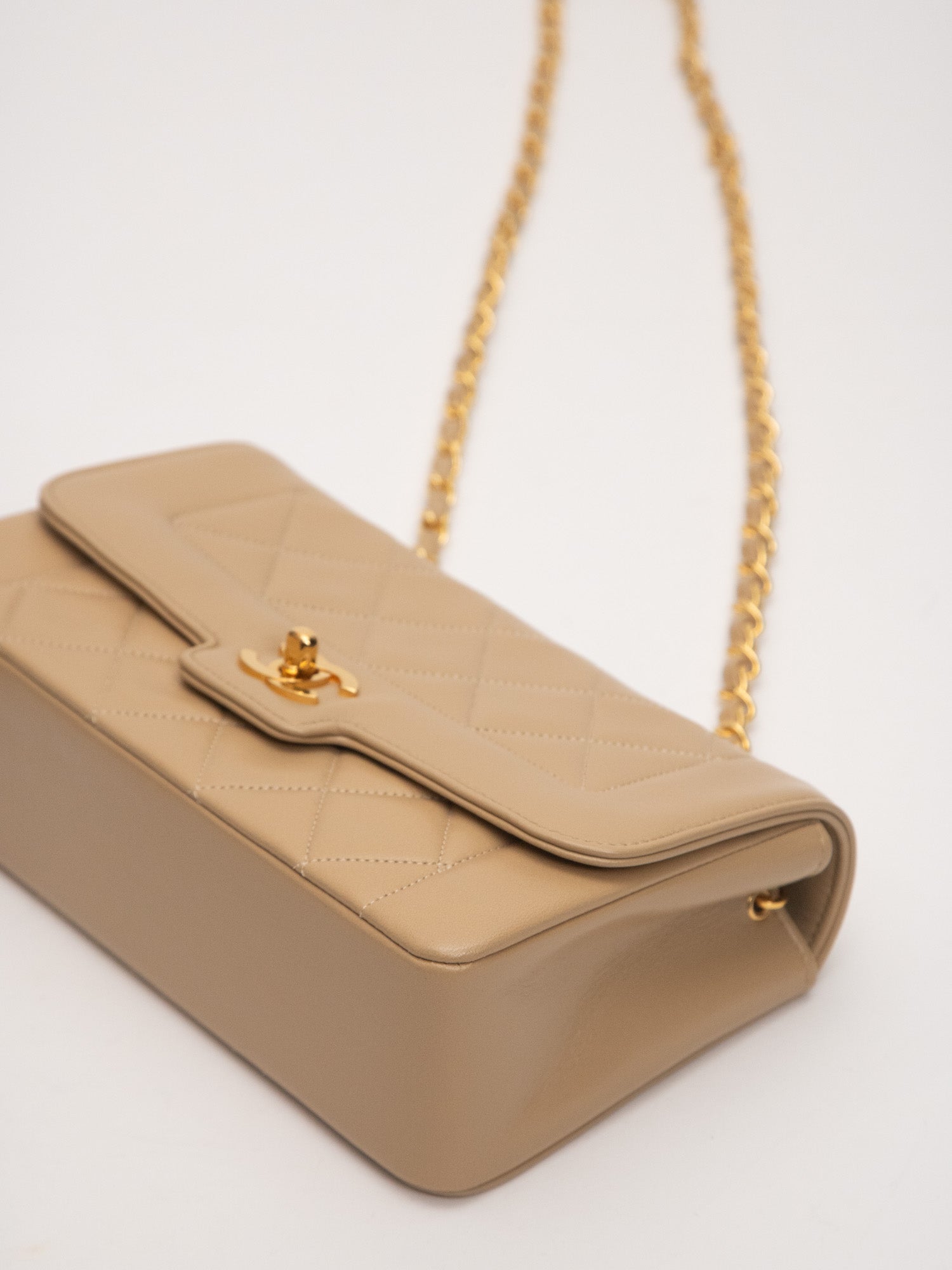 Chanel Matelasse Chain Shoulder Bag Lambskin Beige – Paradise vintage