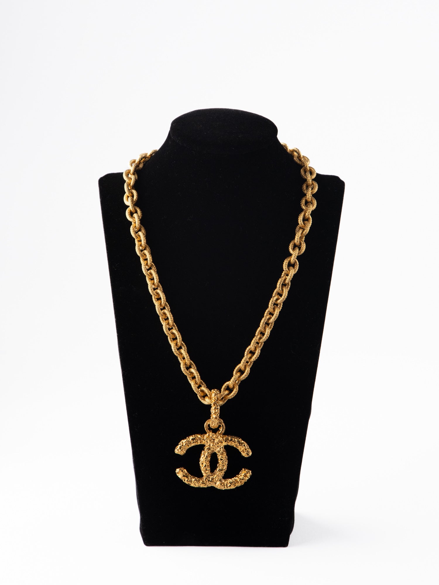 Chanel Lava Coco Mark Necklace Gold Plated – Paradise vintage