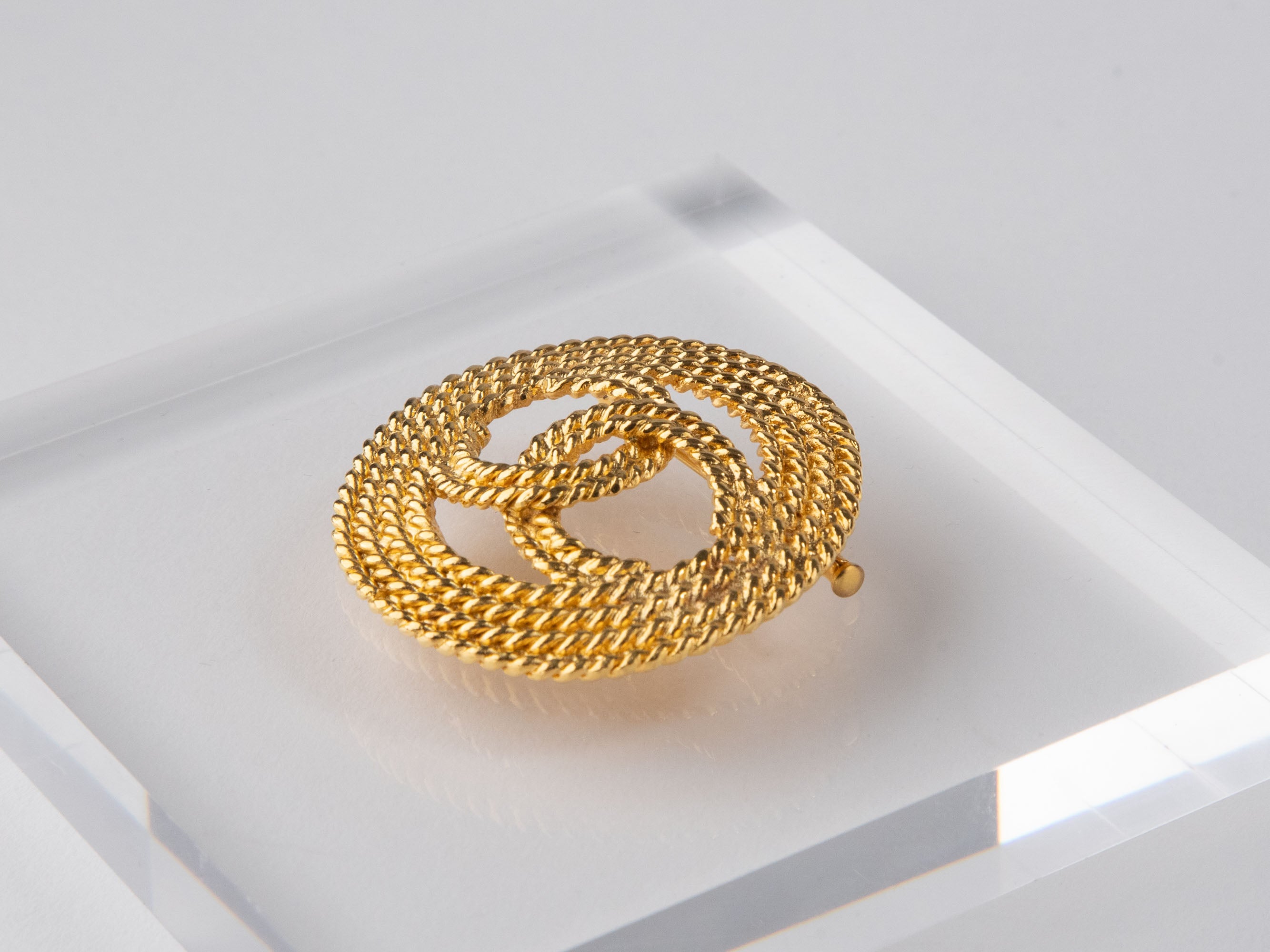 Chanel Circle Coco Mark Brooch Gold Plated – Paradise vintage