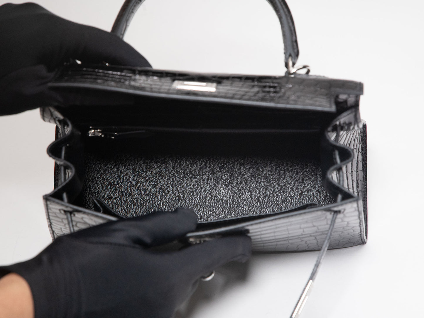 Hermes New Kelly 25 2WAY Handbag U: 2022 Silver Metal Fittings Niloticus Crocodile Skin Black