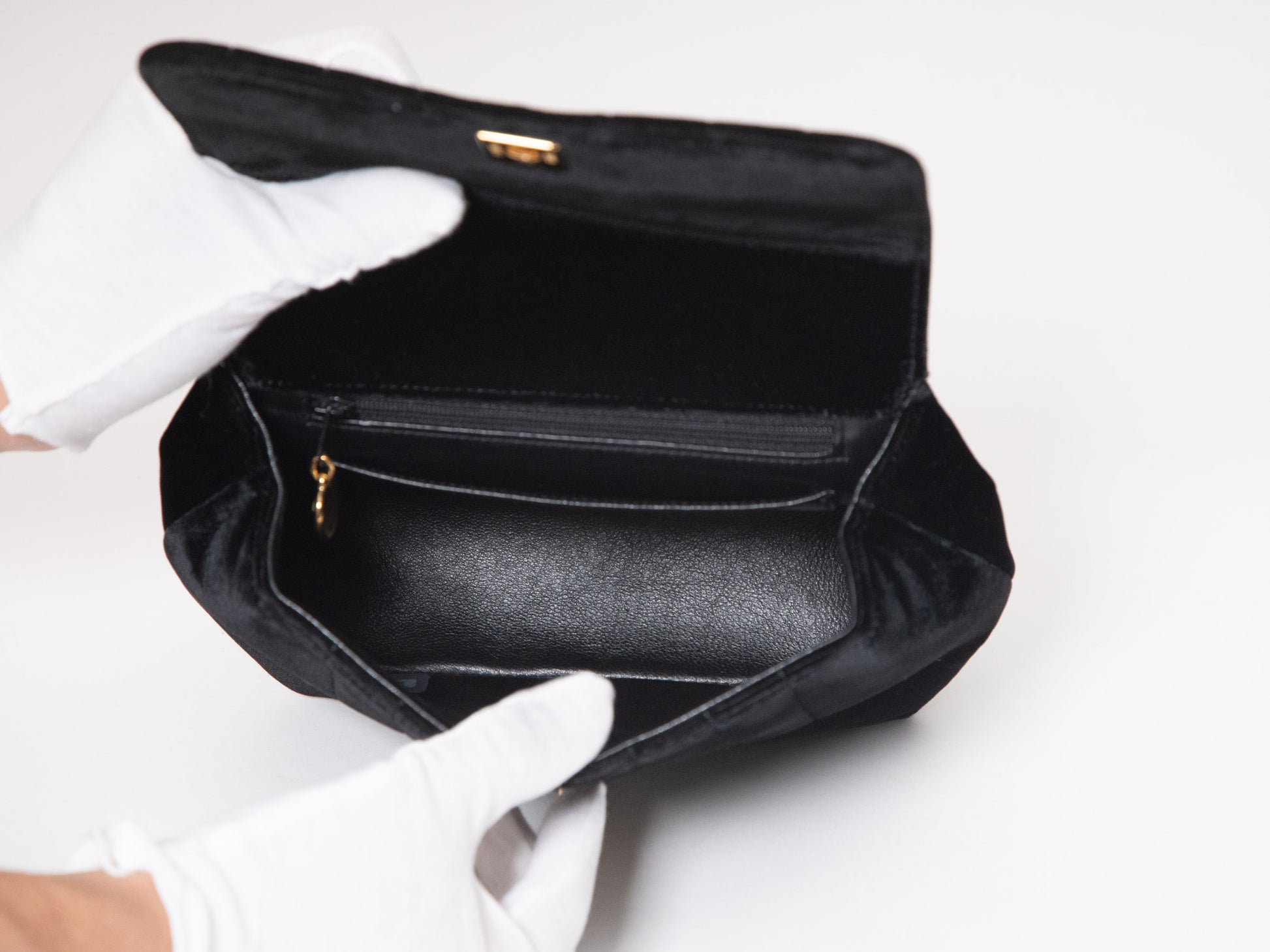 Chanel Mademoiselle Handbag Velor Black – Paradise vintage