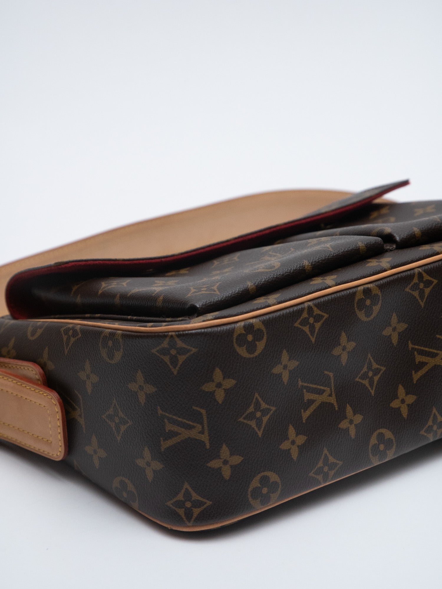 Authentic Louis Vuitton Monogram Vita Cite GM M51163 Shoulder Bag