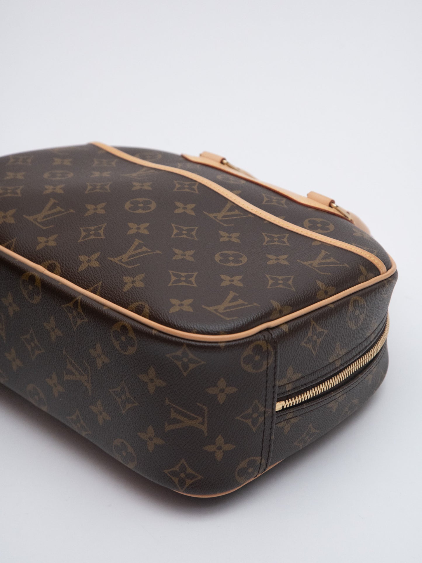 Louis Vuitton M42228 True Bill Handbag Monogram Canvas