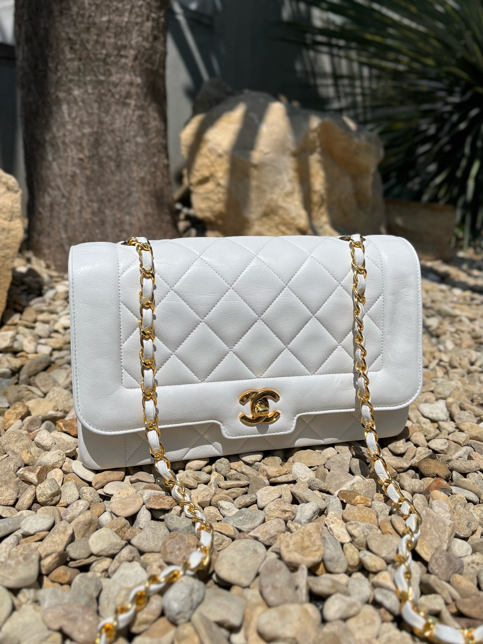 Chanel Diana Matelasse Chain Shoulder Bag Medium Lambskin White – Paradise  vintage