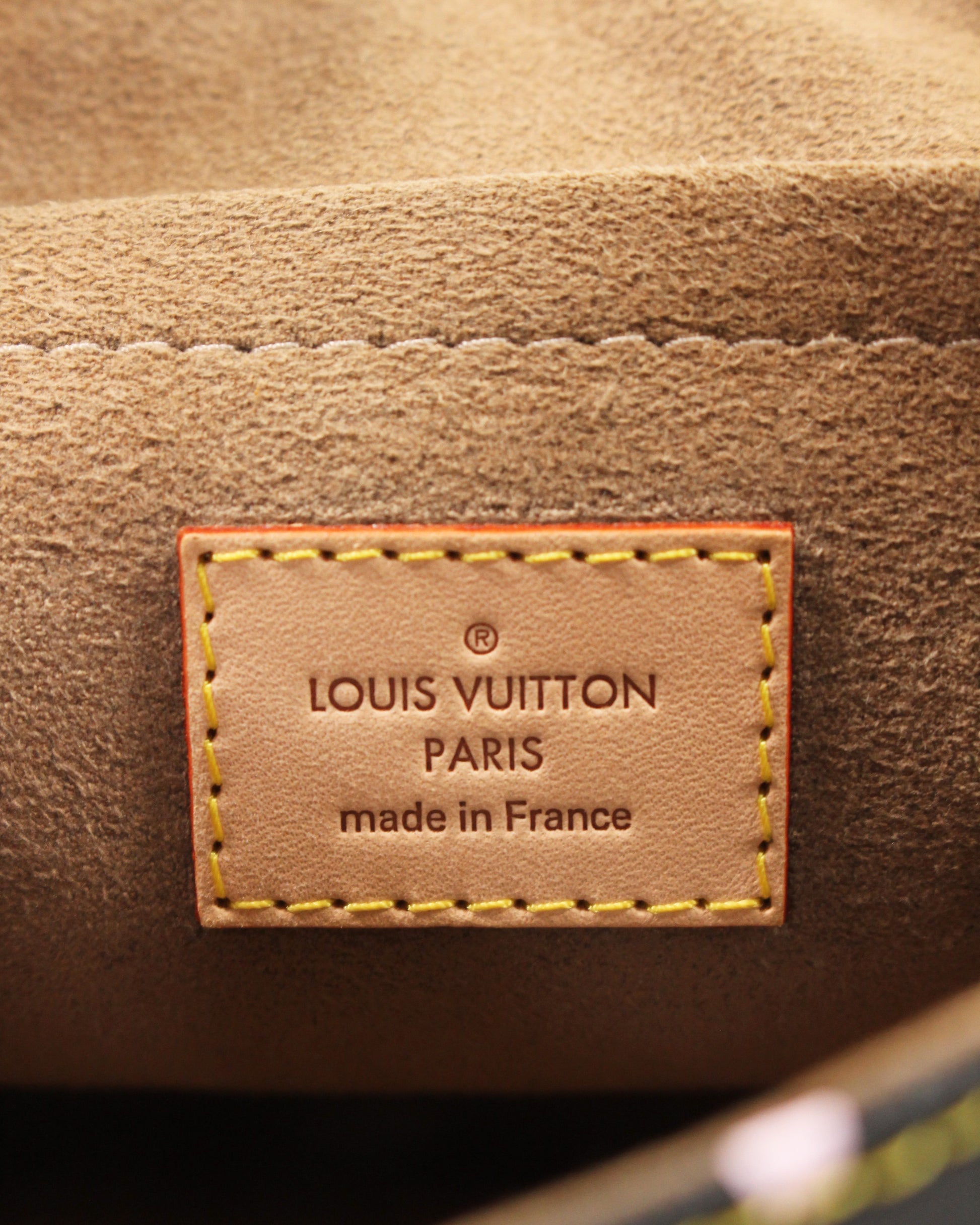 Louis Vuitton x Takashi Murakami Shoulder Bag Ribbon Lock Black Monogr –  Paradise vintage